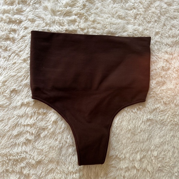 SKIMS Sculpting High Waisted Thongs Bundle of 3 in Taupe, Brown, Black (S) - Picture 8 of 16